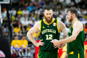 Toronto Raptors waive Aron Baynes