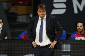 Ataman laments about the defense and rebounds as Efes remain winless after two games