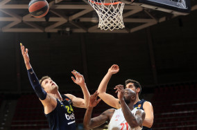 Vesely rescues Fenerbahce from their first domestic loss 