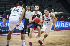 Mexico come back in the second half to defeat Russia