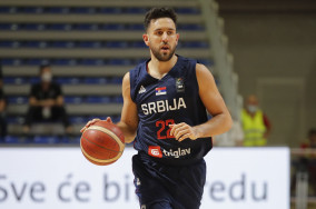 Vasilije Micic gets injured in WC qualifiers game against Greece