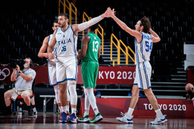 Dominant fourth quarter sends Nigeria home, Italy into Olympic quarters