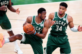 Bucks re-sign Thanasis Antetokounmpo