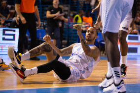 Zenit add Napier to their playing squad, as Gudaitis recovers from an ankle injury