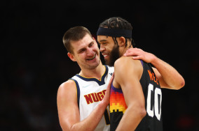 The reigning MVP Nikola Jokic leads Nuggets to an impressive road win over Suns