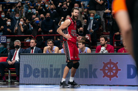 Milan hold off Barcelona's 14-0 fourth quarter run to claim the first spot in the EuroLeague