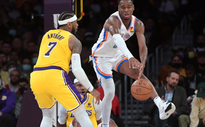 Shai Gilgeous-Alexander leads Thunder to another win vs. Lakers