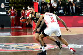 Mike James pours in 18 points, dominant Monaco ease past Bayern