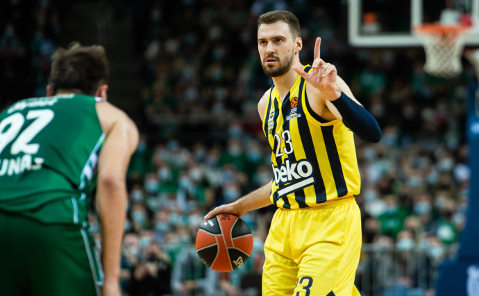 Fenerbahce erase a 17-point deficit to take down the youngster-led Zalgiris