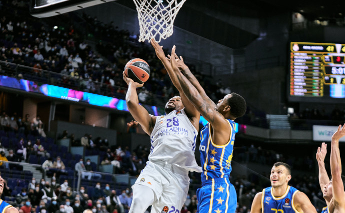 Yabusele's game-winner saves the special day for Laso as Maccabi’s Madrid curse continues