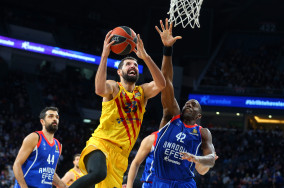 All-time classic: Barcelona secure an OT win against Efes behind Sanli's career-high and Ataman's ejection