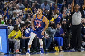 'The official 3 God': NBA stars react to Steph Curry’s record-breaking night