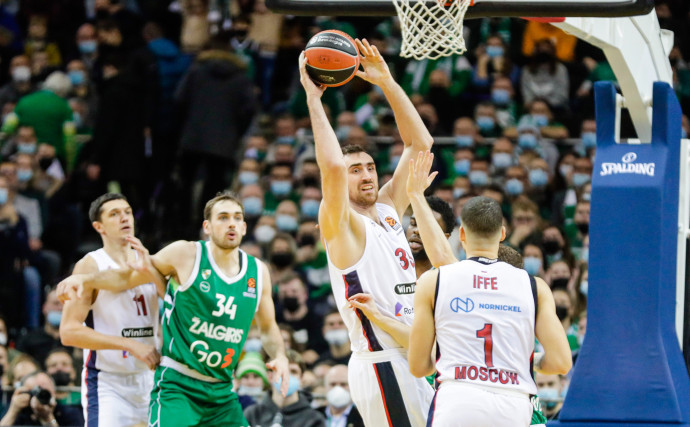 Milutinov dominates in CSKA's lockdown victory over Zalgiris