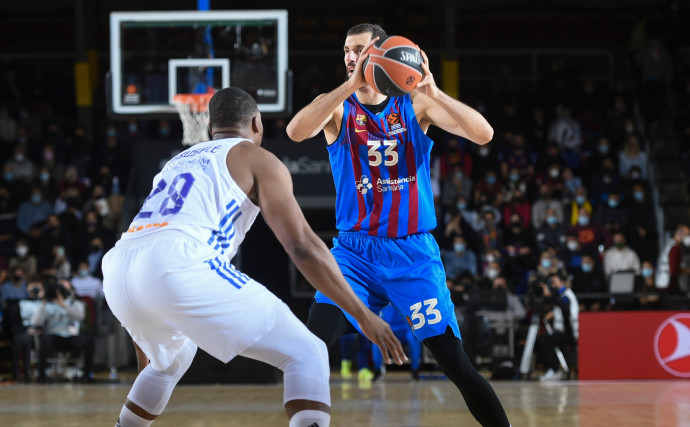 Mirotic's career-high propels Barcelona to the first spot in the EuroLeague as they beat Real