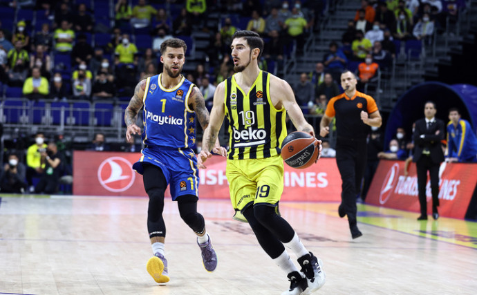 Fenerbahce waste major lead but De Colo and Booker pull out the win over Maccabi