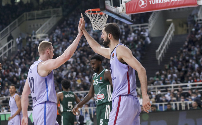 Mirotic puts up another dominant performance as Barca fend off late PAO's surge