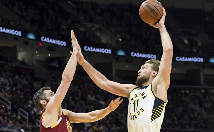 Sabonis dominates under the baskets but his titanic effort isn't enough for a W