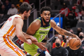 Third-quarter rally sends Hawks past Timberwolves