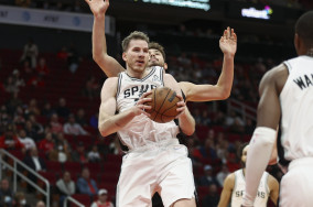 Spurs send reeling Rockets to 9th straight home loss