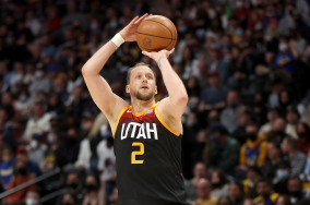 Joe Ingles sustains a season-ending torn left ACL