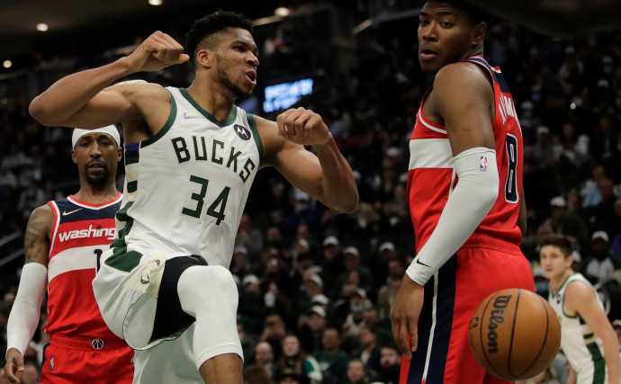 Giannis Antetokounmpo's triple-double lifts Bucks over Wizards