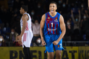 Exum delivers dunk of the season as Barcelona fly past Bayern in Game 1