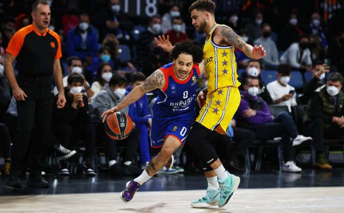 Micic and Larkin lead Efes to an all-time 3-point record as they beat Maccabi