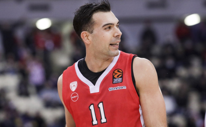 Vezenkov and Sloukas' Olympiacos complete a clutch 10-0 run to overcome Milan