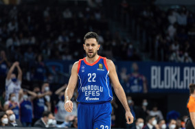 Clutch Vasilije Micic hands Efes road win over Galatasaray in Game 3