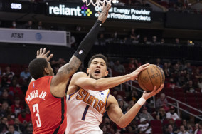 Devin Booker powers Suns to victory over Rockets