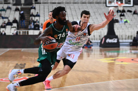 Career night by Sant-Roos fuels PAO past Bayern