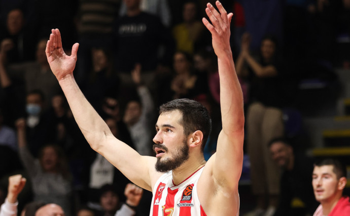 Stellar Kalinic and Zvezda slip by Anadolu Efes to open doors for Maccabi