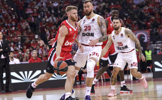 Strong defensive effort guides Olympiacos past Monaco in Game 1