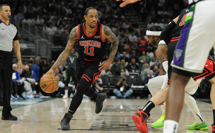 DeRozan puts up 41 as Bulls pull even with Bucks, overshadow Giannis' milestone