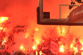 Olympiacos to play one game behind closed doors due to fans' behavior