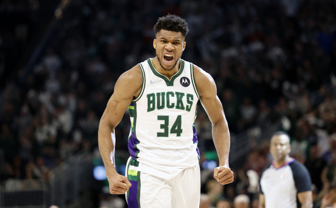 Giannis drops 42 points as Bucks respond to furious Celtics rally, take 2-1 lead