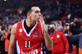 Kostas Sloukas heroics give Olympiacos a close win over Real Madrid