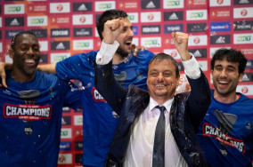 Ataman gets showered in press conference, sets a new big goal