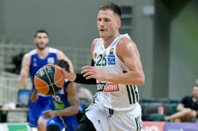 Panathinaikos take down Larisa, lead Greek League semifinal series 1-0