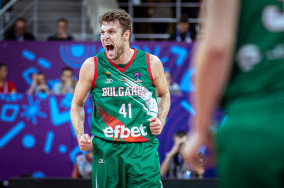 Vezenkov and Bost combine for 61 points to gain Bulgaria its first win