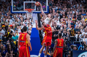 EuroBasket 2022 playoffs: Lorenzo Brown powers Spain to the final