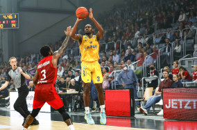 Jaleen Smith's scoring afternoon pushes ALBA Berlin past Brose Bamberg