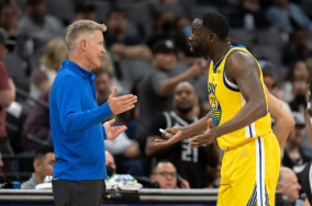 Steve Kerr reacts to Draymond Green ejection