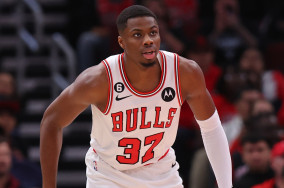 Bulls waive Kostas Antetokounmpo