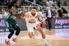 Mike James claims EuroLeague MVP of the month award