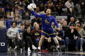 Stephen Curry reacts to his shoulder injury, surgery avoidance