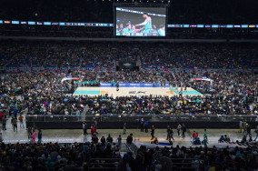 68,323 fans is new NBA regular-season game attendance record