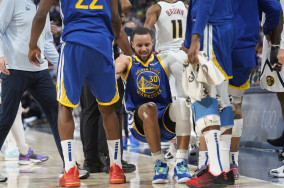 Stephen Curry knee injury: X-rays negative, further examination pending