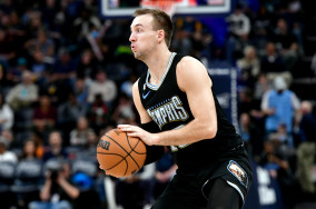 Luke Kennard becomes Grizzlies all-time leader in single-game triples