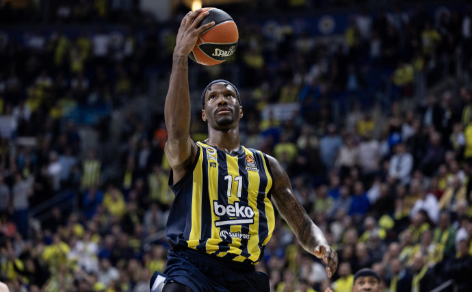 Nigel Hayes-Davis could make EuroLeague playoff history in Piraeus